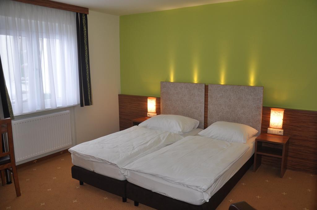Gasthof Zur Linde Sankt Andrä bei Frauenkirchen Kamer foto