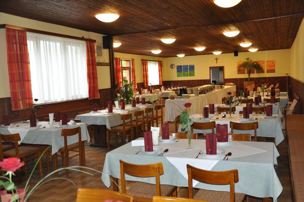 Gasthof Zur Linde Sankt Andrä bei Frauenkirchen Buitenkant foto