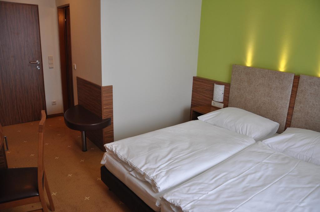 Gasthof Zur Linde Sankt Andrä bei Frauenkirchen Kamer foto
