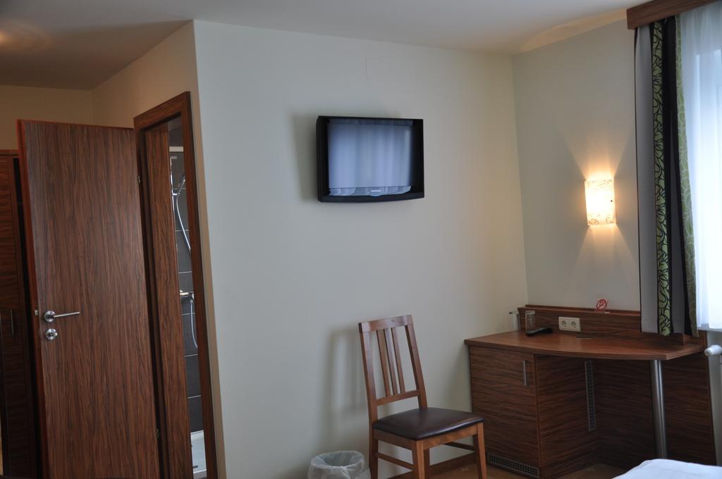 Gasthof Zur Linde Sankt Andrä bei Frauenkirchen Kamer foto
